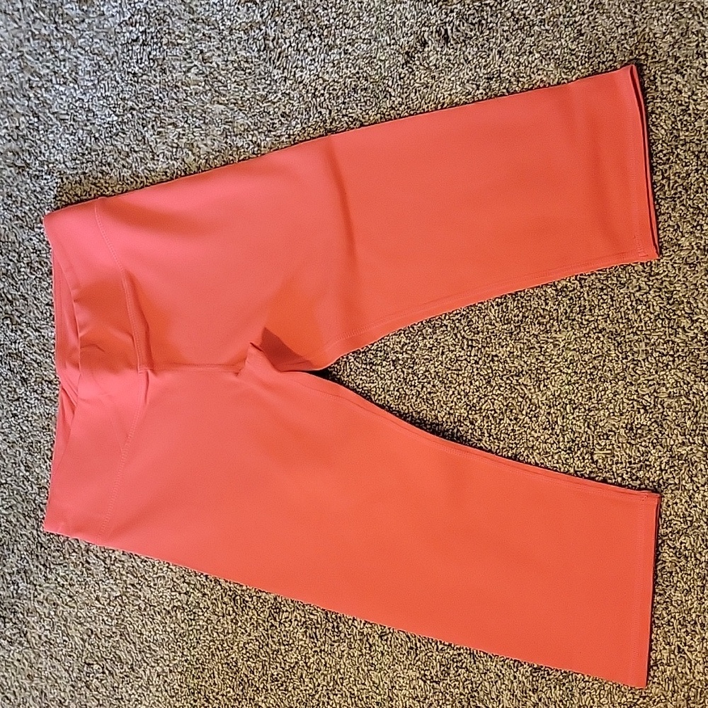 Fabletics Small Cross Waist Capri Leggings